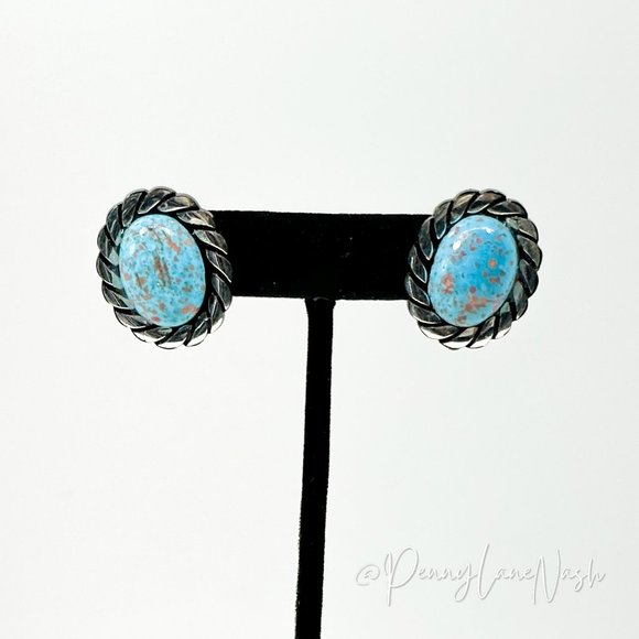 Vintage Jewelry - Vintage Turqoise Bead Plate with Silver Rope Rim Earrings